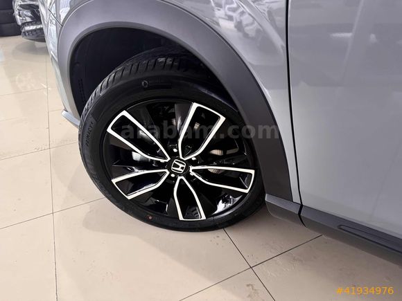 2024 HONDA HR-V ELEGANCE 16 BİN KM HATASIZ BOYASIZ