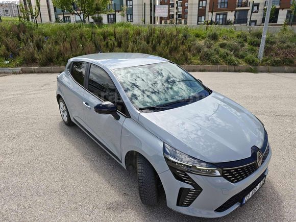 BOYASIZ DEĞİŞENSİZ-OTOMATİK 2023 CLİO-1.0 EQUİLİBRE -GARANTLİ