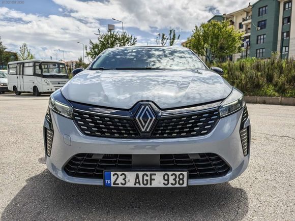 BOYASIZ DEĞİŞENSİZ-OTOMATİK 2023 CLİO-1.0 EQUİLİBRE -GARANTLİ