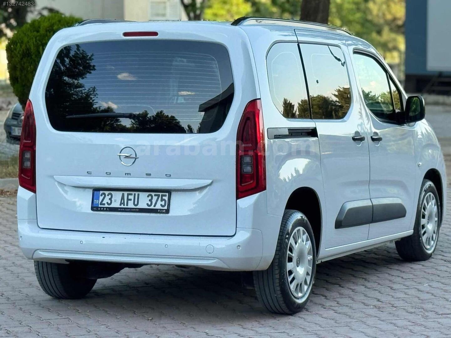 Galeriden Opel Combo 1.5 CDTI Essential 2025 Model Elazığ 42.000 km Beyaz 7