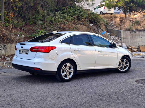 Sahibinden Ford Focus 1.6 Ti-VCT Style 2015 Model 
