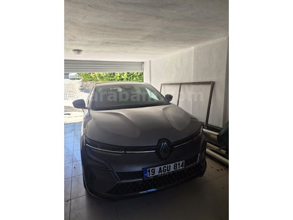 Sahibinden Renault Megane E-Tech Techno 2025 Model  6.001 km Gri (Gümüş)