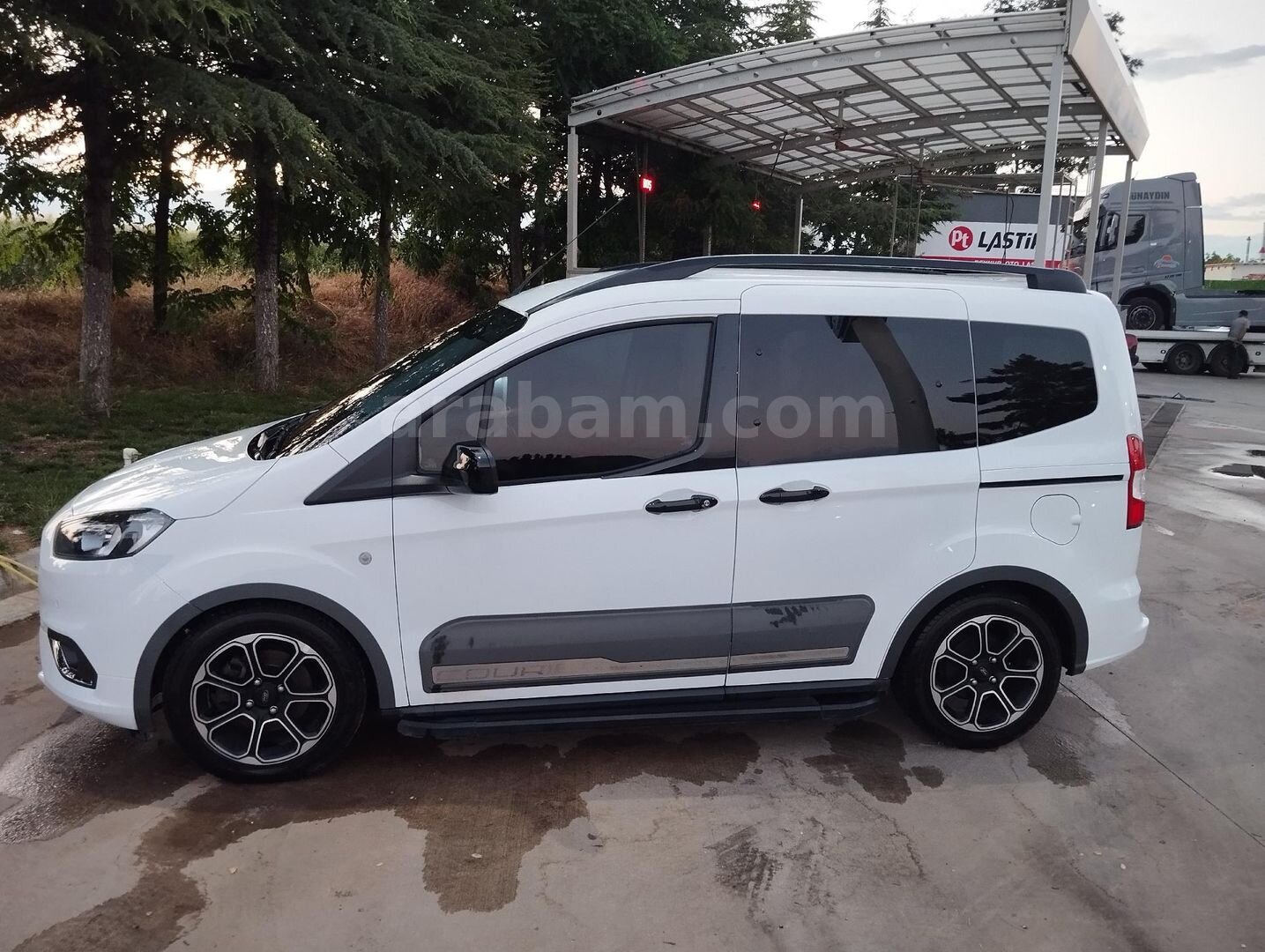 Sahibinden Ford Tourneo Courier 1.5 TDCi Journey Titanium Plus 2022 Model 4