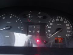 Sahibinden Renault Megane 1.4 RTA 2001 Model  200.570 km Gri (Gümüş)