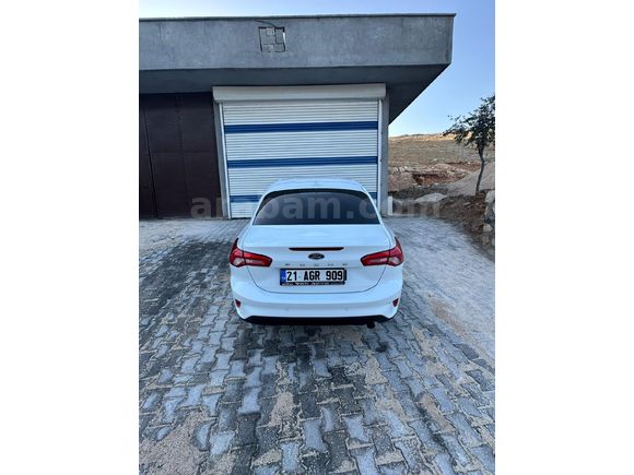 Sahibinden Ford Focus 1.5 EcoBlue Titanium Stil 2024 Model