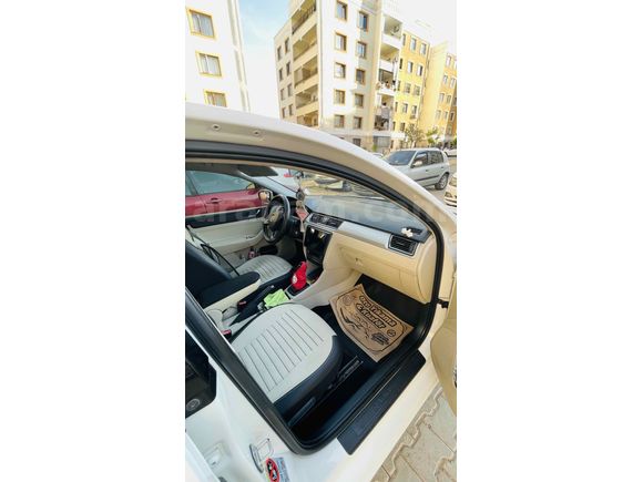 Temiz Aile Arabası Sahibinden Skoda Rapid 1.6 CR TDI Elegance 2013 Model 