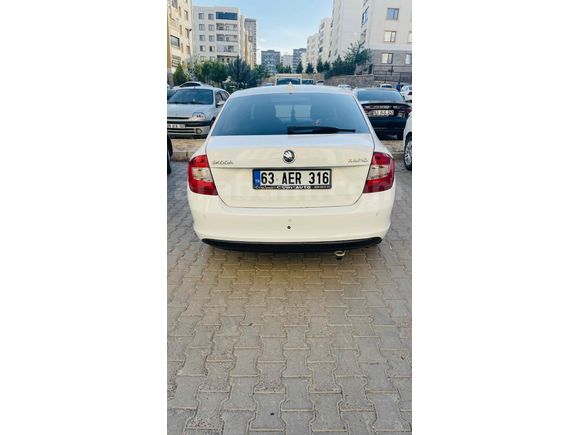 Temiz Aile Arabası Sahibinden Skoda Rapid 1.6 CR TDI Elegance 2013 Model 