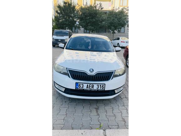 Temiz Aile Arabası Sahibinden Skoda Rapid 1.6 CR TDI Elegance 2013 Model 