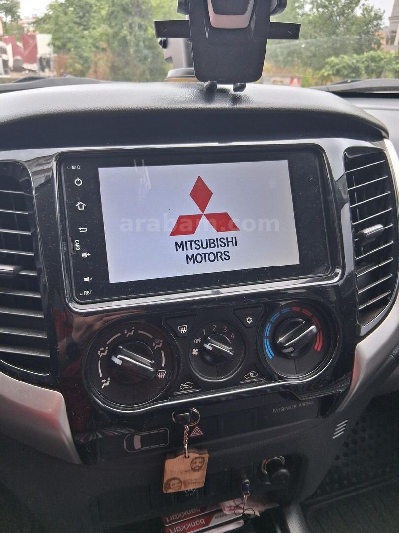 Sahibinden Mitsubishi L 200 4x2 Storm 2017 Model 2018 çıkışlı 86000km Siyah 7