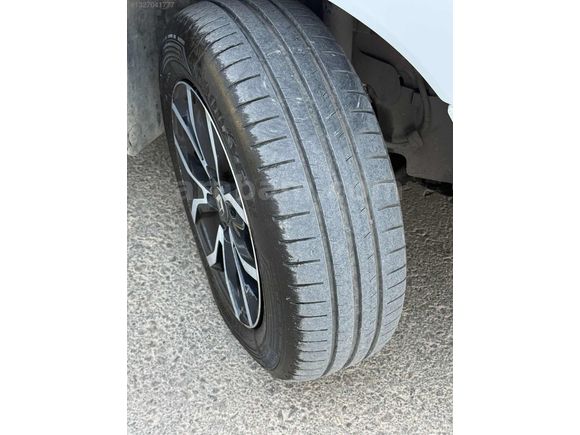 BAHAR AUTO'DAN 2003 MODEL HATASIZ BOYASIZ DÜŞÜK KM MEGANE 1