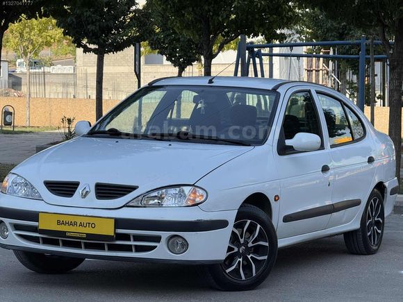 BAHAR AUTO'DAN 2003 MODEL HATASIZ BOYASIZ DÜŞÜK KM MEGANE 1