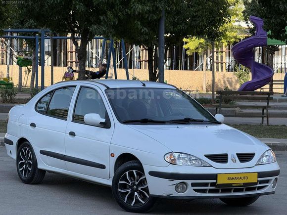 BAHAR AUTO'DAN 2003 MODEL HATASIZ BOYASIZ DÜŞÜK KM MEGANE 1
