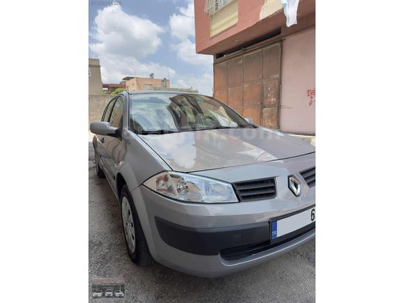 TEK ELDEN - RENAULT MEGANE - SEDAN AİLE ARACIDIR