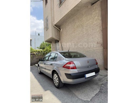 TEK ELDEN - RENAULT MEGANE - SEDAN AİLE ARACIDIR