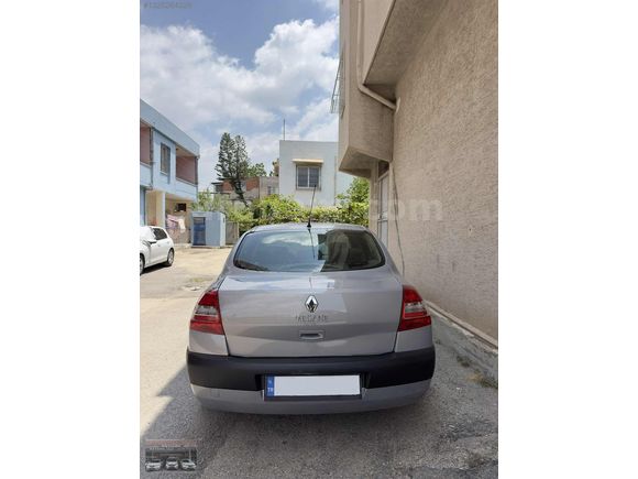 TEK ELDEN - RENAULT MEGANE - SEDAN AİLE ARACIDIR