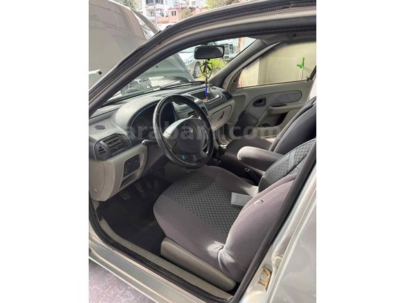 Sahibinden Renault Clio 1.4 Authentique 2005 Model 