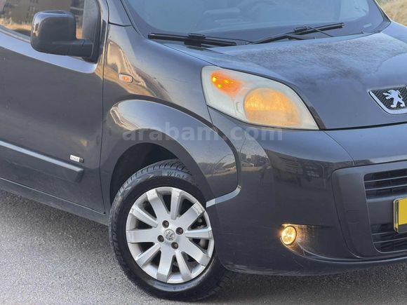 UZMAN AUTO DAN 2013 MODEL KM 190 BİN DE TEMİZ AİLE ARACI