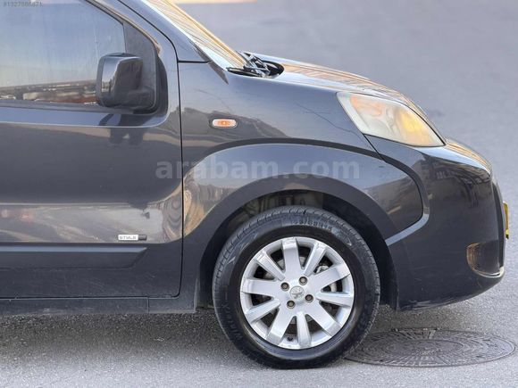 UZMAN AUTO DAN 2013 MODEL KM 190 BİN DE TEMİZ AİLE ARACI