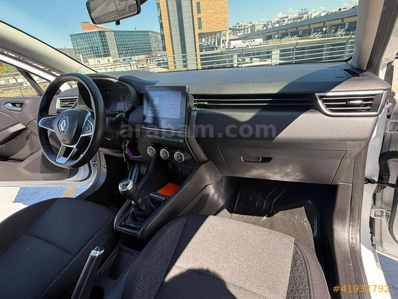 2023_MODEL_RENAULT_CLİO_TOUCH_HATASIZ_BOYASIZ_DEĞİŞENSİZ