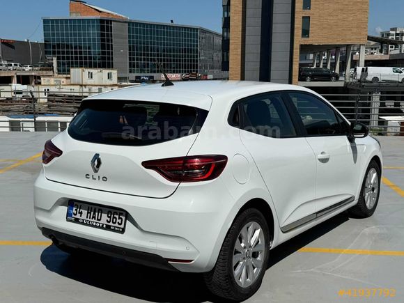 2023_MODEL_RENAULT_CLİO_TOUCH_HATASIZ_BOYASIZ_DEĞİŞENSİZ