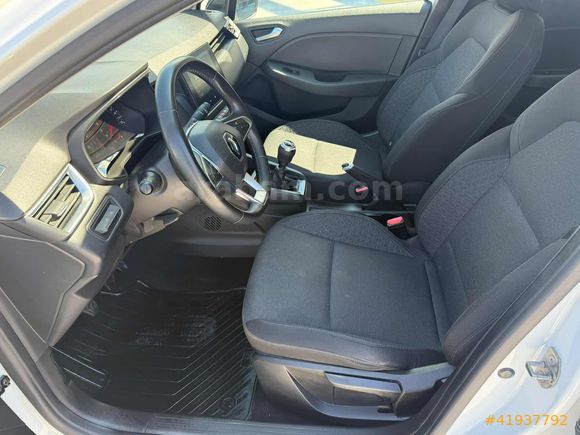 2023_MODEL_RENAULT_CLİO_TOUCH_HATASIZ_BOYASIZ_DEĞİŞENSİZ