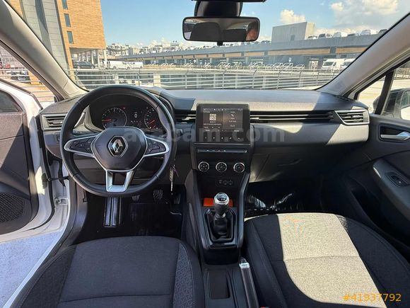 2023_MODEL_RENAULT_CLİO_TOUCH_HATASIZ_BOYASIZ_DEĞİŞENSİZ