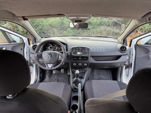 RENAULT CLİO 1.5 DCİ DEGİŞENSİZ DÜŞÜK KM TEMİZ ARAÇ