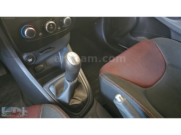 TOYOTA PLAZA TOKULLAR'DAN 2015 RENAULT CLİO JOY