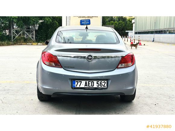 İLİMDAR DAN 117 BİN KM BOYASIZ DEĞİŞENSİZ İNSİGNA 1.6 115HP