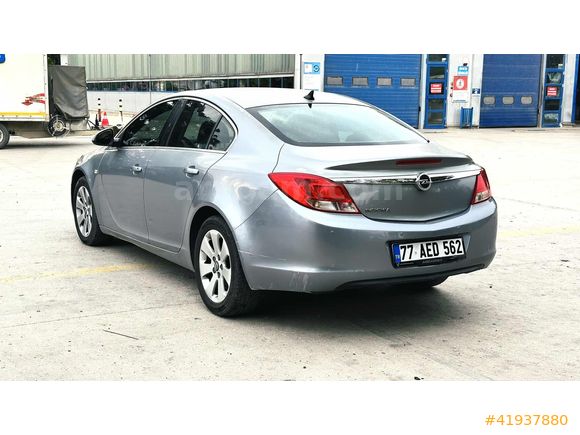 İLİMDAR DAN 117 BİN KM BOYASIZ DEĞİŞENSİZ İNSİGNA 1.6 115HP