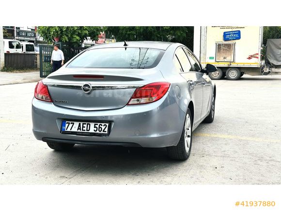 İLİMDAR DAN 117 BİN KM BOYASIZ DEĞİŞENSİZ İNSİGNA 1.6 115HP