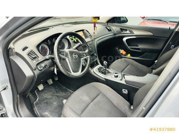 İLİMDAR DAN 117 BİN KM BOYASIZ DEĞİŞENSİZ İNSİGNA 1.6 115HP