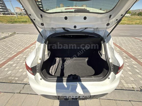 UZUNER AUTO'DAN 2019 Clio 185 bin km