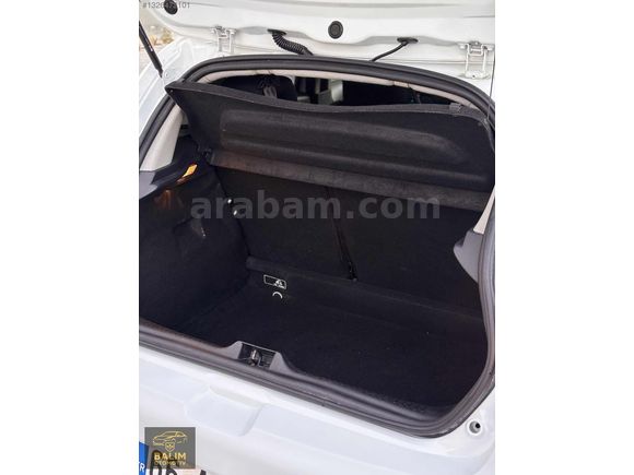 2017 MODEL 140 ORJ KM'DE MAKYAJLI 1.5 DCİ CLİO 4 K.K 12 TAKSİT
