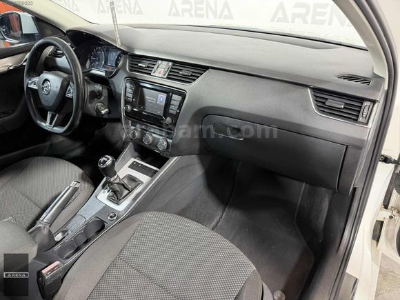 ARENA'DAN DEĞİŞENSİZ 2P BOYALI OCTAVİA 1.6 DSG