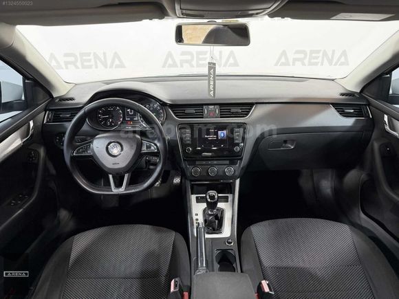 ARENA'DAN DEĞİŞENSİZ 2P BOYALI OCTAVİA 1.6 DSG