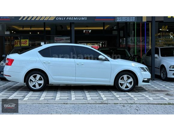 ONUR`DAN 2019 TEMİZ DEĞİŞENSİZ SKODA OCTAVİA