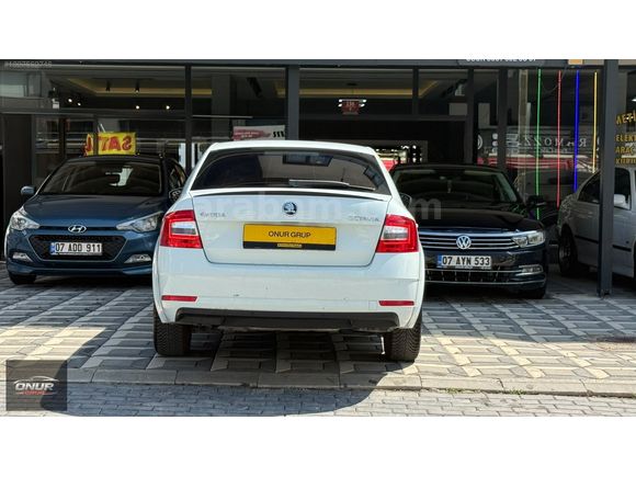 ONUR`DAN 2019 TEMİZ DEĞİŞENSİZ SKODA OCTAVİA