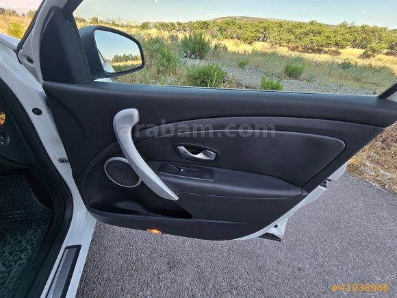 2011 model Renault Megane 1.5DCI Otomatik hatasız boyasız