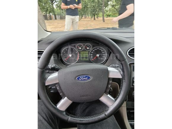 Sahibinden Ford Focus 1.6 Ghia 2006 Model