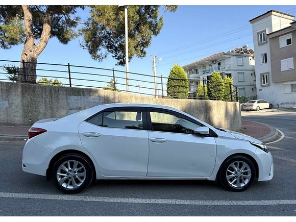Galeriden Toyota Corolla 1.4 D-4D Advance 2014 Model Antalya