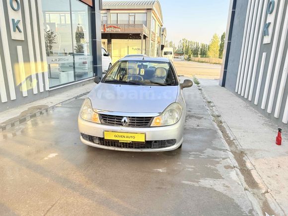 Galeriden Renault Symbol 1.4 Expression 2011 Model Van