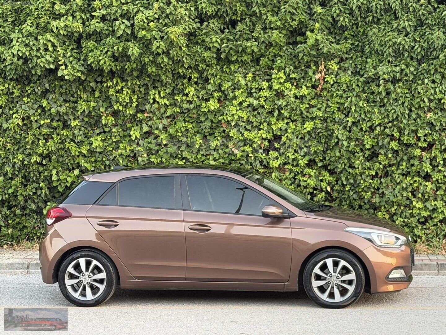 Galeriden Hyundai i20 1.4 MPI Style 2017 Model Denizli 175.000 km Kahverengi 6