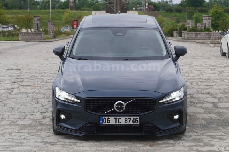 Galeriden Volvo S60 2.0 B5 Plus Dark 2023 Model Samsun 83.300 km Mavi