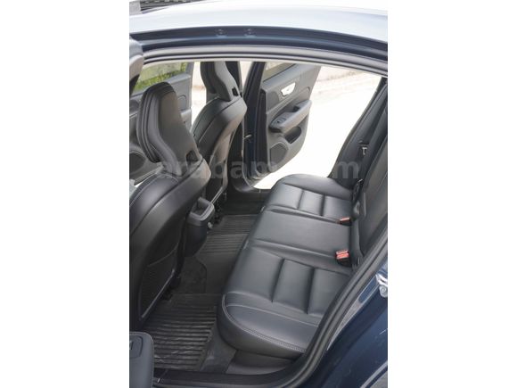 Galeriden Volvo S60 2.0 B5 Plus Dark 2023 Model Samsun