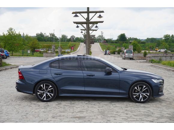 Galeriden Volvo S60 2.0 B5 Plus Dark 2023 Model Samsun