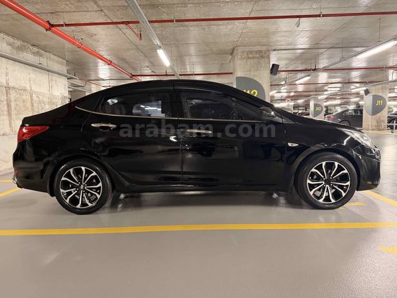 Sahibinden Hyundai Accent Blue 1.6 CRDI Mode Plus 2014 Model 