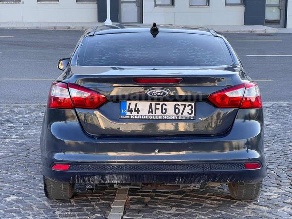 FORD FOCUS TİTANİUM DİZEL MOTOR ŞANZIMAN GÜZEL !