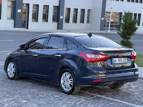 FORD FOCUS TİTANİUM DİZEL MOTOR ŞANZIMAN GÜZEL !