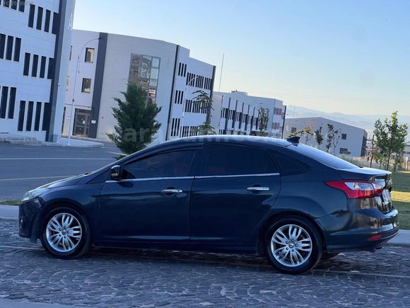 FORD FOCUS TİTANİUM DİZEL MOTOR ŞANZIMAN GÜZEL !